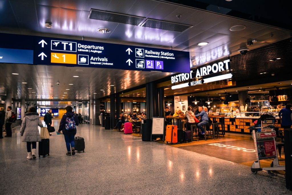 How to Save Money on Airport Food During a Long&nbsp;Layover